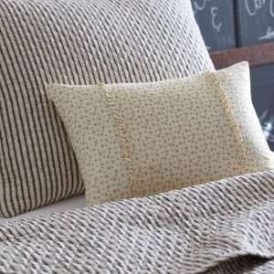 Daisies Boudoir Pillow Cover